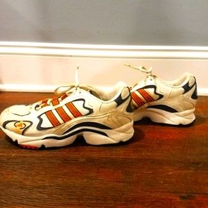 PRICE⬇️ADIDAS VINDICATORS 7.5